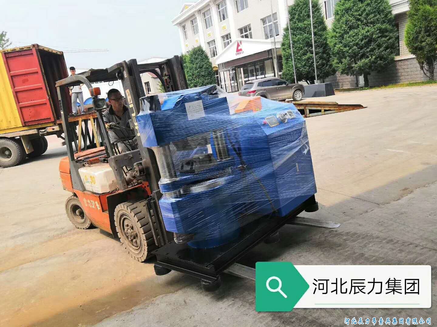 鋼絲繩纏放繩機(jī)器，鋼絲繩索具壓制機(jī)器，集體裝柜發(fā)貨